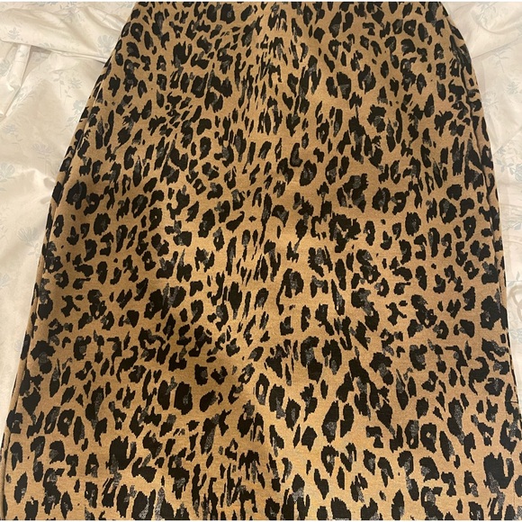 Worthington leopard skirt over knee 30 inch west 29 length from top side slit - Picture 4 of 8